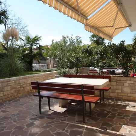 Apartament With A Swimming Pool - 3358 Umag