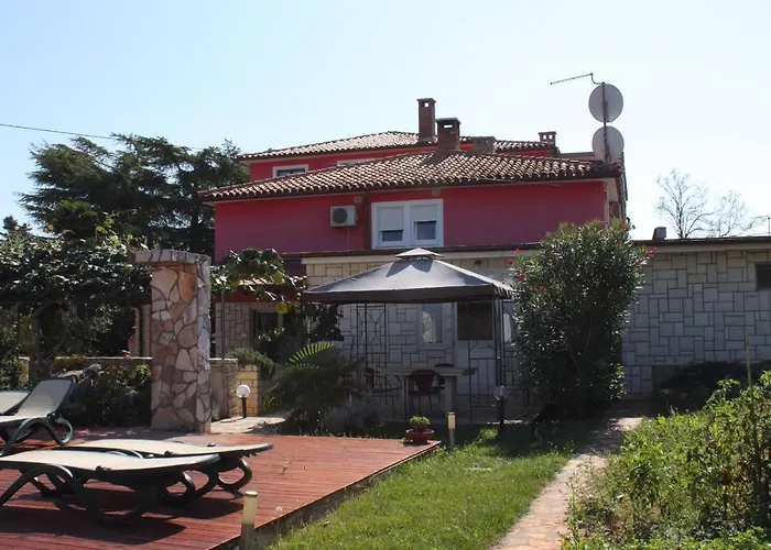 Apartamento With A Swimming Pool - 3358 *