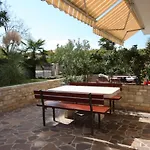 Апартаменты With A Swimming Pool - 3358 Умаг