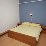 With A Swimming Pool - 3358 Апартаменты *