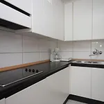Апартаменты With A Swimming Pool - 3358 *