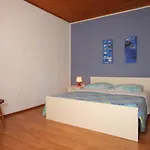 Апартаменты With A Swimming Pool - 3358 Умаг