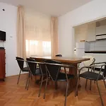 With A Swimming Pool - 3358 Апартаменты *
