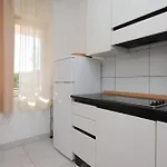 With A Swimming Pool - 3358 Умаг