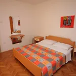 With A Swimming Pool - 3358 Апартаменты *
