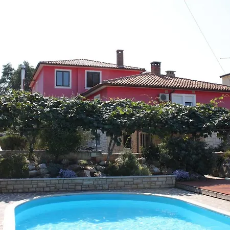 With A Swimming Pool - 3358 * Umag