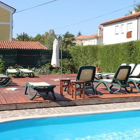 Апартаменты With A Swimming Pool - 3358 *