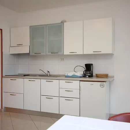Apartment With A Swimming Pool - 3358