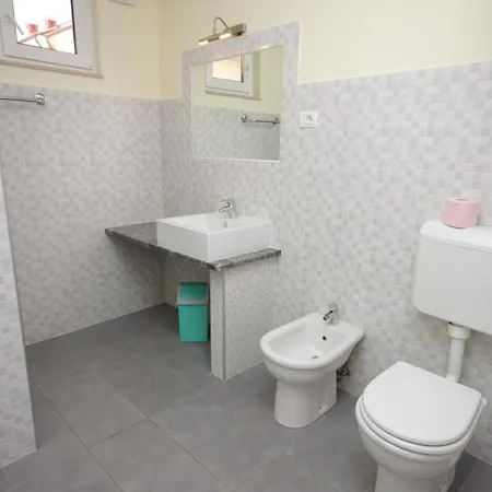 With A Swimming Pool - 3358