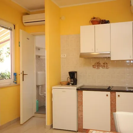 With A Swimming Pool - 3358 Apartment Umag