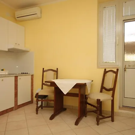 Apartment With A Swimming Pool - 3358 *