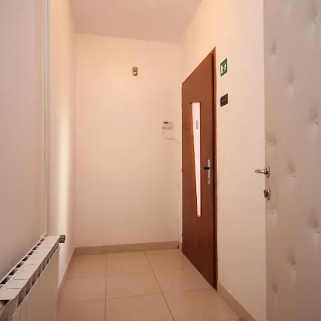 With A Swimming Pool - 3358 Umag