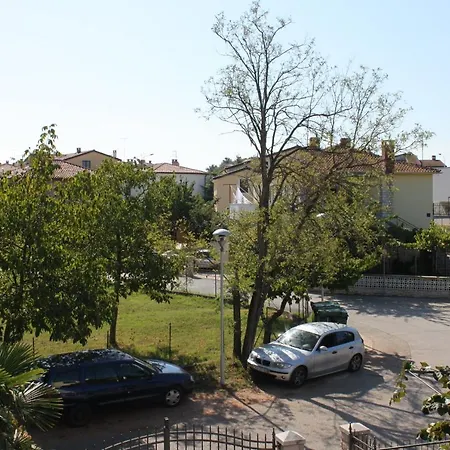 With A Swimming Pool - 3358 Umag