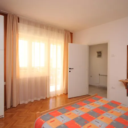 With A Swimming Pool - 3358 Apartman Umag
